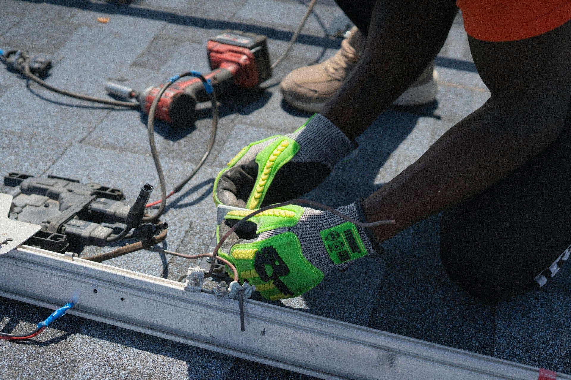 Warning Signs Your Phoenix Roof Repair Can’t Wait for Fall image